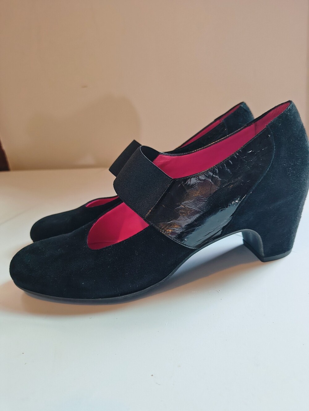 Black Pos ole rouge B Suede Mary Jane Heels with Red Lining Made In Italy